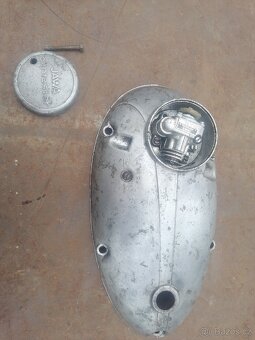 Jawa 350 California levé víko motoru - 2