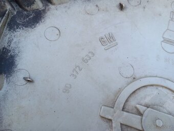 Poklice Opel, 90 372 633 - 2