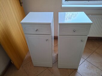Koupelnová skříňka - 2