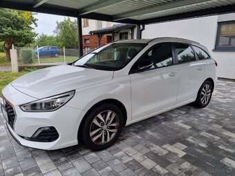 Hyundai i30 kombi 2018, benzín 1.0, 79000km, kamera - 2