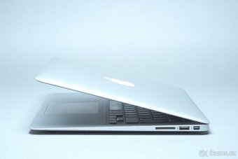 ZÁRUKA/Macbook Air 13.3"/I5 1.3GHZ/4GB RAM/256GB SSD/CZ/BAT - 2