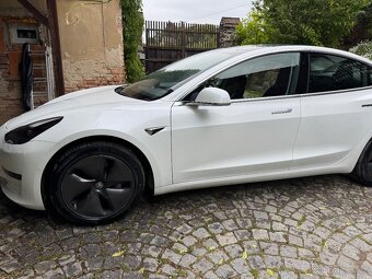 Tesla model 3 - 2