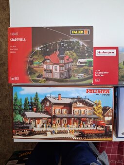 Modely mostů, krajiny,sloupů a vybavení k modelům vláčku - 2