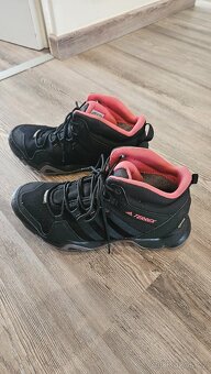 Adidas Terrex s technologií GORE-TEX, vel. 38 ⅔ (US 7) - 2