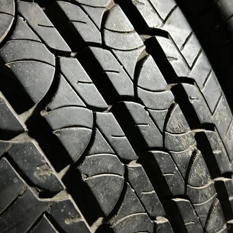 Letní pneu 235/65 R16C 115/113R Barum 7-8mm - 2