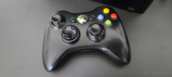 Xbox 360 s hdd 500 gb ovladačem a fifa 2015 - 2