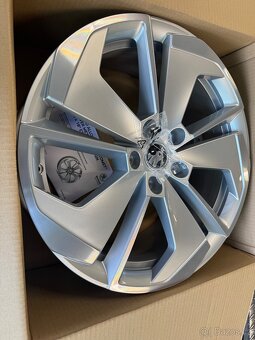 Alu kola 5x112 r18 Škoda Octavia 4 originál - 2