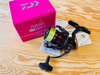 PŘÍVLAČOVÝ NAVIJÁK DAIWA FUEGO 3000-C + PLETENÁ ŠŇŮRA DAIWA - 2