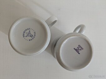 Daruji dva dětské porcelánové hrnky (Made in Czechoslovakia) - 2