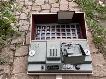 Meopta Typ 873/06 – střihačka a prohlížečka filmů 8 mm - 2