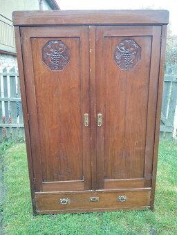 Starožitné skříně - 2