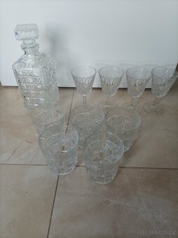 Prodám broušenou karafu na whisky a jiný alkohol a skleničky - 2