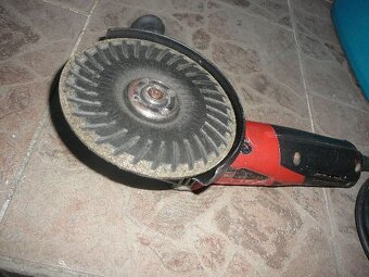 uhlová bruska flexa milwaukee - 2