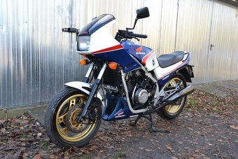 Honda VF 750F – RC15 - 2