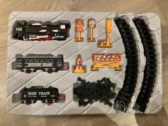 Vlak/Lokomotiva + 2 vagóny s kolejemi 23 ks se světlem - 2