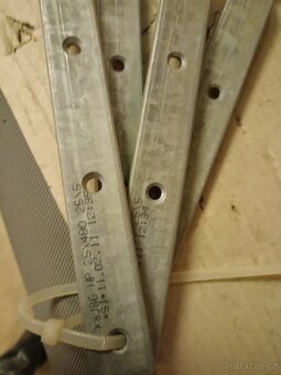 Žlabový hák 4x - 2