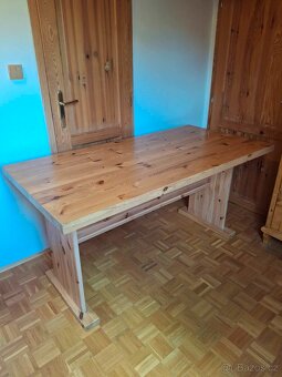 Dřevěný stůl - 2