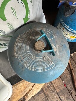 Vařič a butan láhve - 2