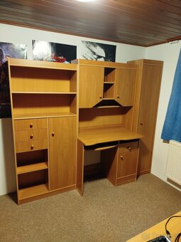 Sestava skříněk a psací stůl - 2