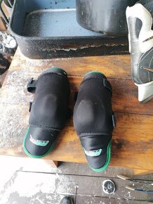 Lokty senior velikost M - 2