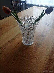 Váza z broušeného skla - 2