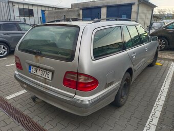 Mercedes Benz 270 cdi - 2