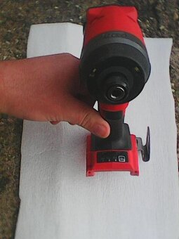 Milwaukee 2953-20 M18fid3 226Nm razovy utahovak 1/4 Hex - 2