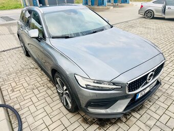 TOP: Volvo V60 XC 2,0 D4 - 2