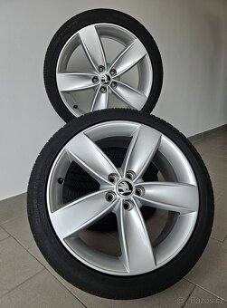 Orig. Skoda 5x100 Letní 215/40/17 - 2