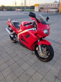 Honda VFR 750 72Kw A2 - 2