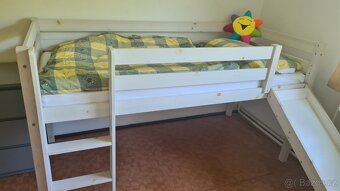 Postel se skluzavkou - 2
