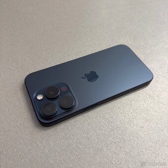 iPhone 15 Pro 256GB blue titan, pěkný stav, 12 měsíců záruka - 2