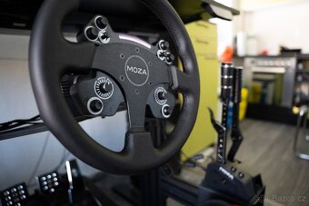 Simracing výbava (MOZA, Fanatec - DD, volant, pedály, ...) - 2