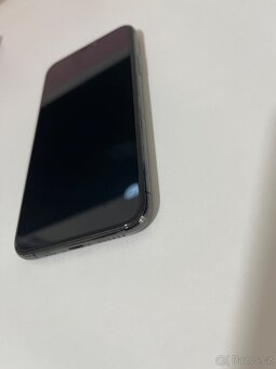 iPhone 11 Pro 64GB – Plně funkční – Prasklý zadní kryt - 2
