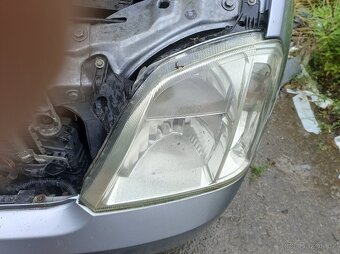 Opel Meriva - přední světla - 2