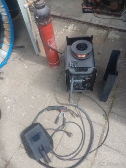 Co svářečka einhell euro sga 170 MIG/MAG včetně bomby - 2