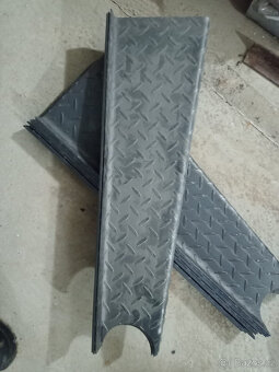 Prodám nové točité schodiště 140 cm - 2