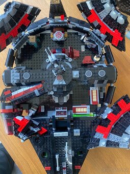 LEGO Star Wars Rebuild the Galaxy The Dark Falcon (75389) - 2