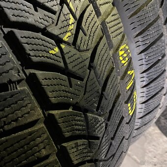 Zimní pneu 235/55 R17 99V Dunlop 5,5mm - 2
