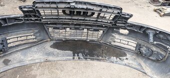Predni naraznik Audi A6 4F maska gril LY9B - 2