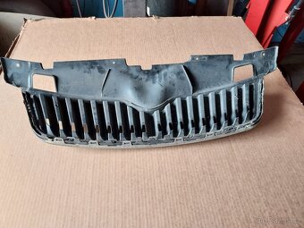 maska přední kapoty Fabia 2 - 2