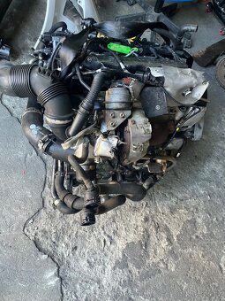 Motor 1.6tdi 77kW CLH - 2