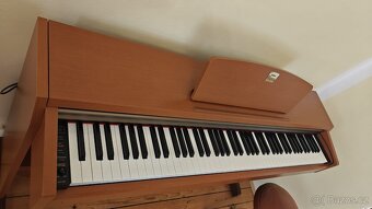 Yamaha Clavinova CLP 220 - 2