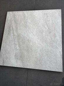 Venkovní šedá dlažba 80x80cm imitace kamene - 2