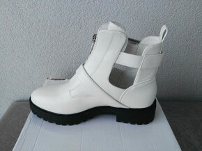 Bílé boty - 2
