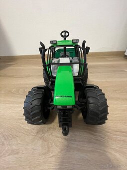 Bruder traktor s přívěsem - 2