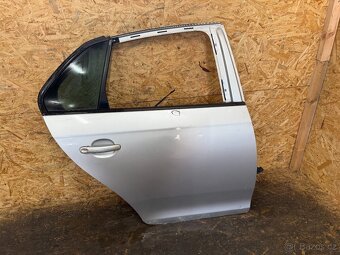 PRAVÉ ZADNÍ DVEŘE VW JETTA MK5 - 2