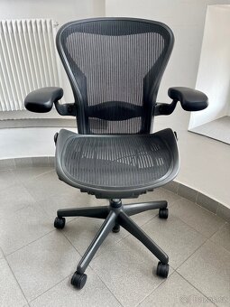 kancelářská židle Herman Miller Aeron Classic - top stav - 2