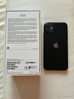 Apple Iphone 11 64gb černý. Super Stav. - 2