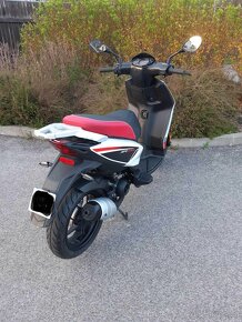 Aprillia SR Motard 50 - 1. Majitel .  2900km - 2